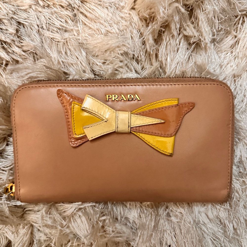 Rare Prada Tan Leather Wallet with Yellow and Cream Bow - w/ COA - Picture 1 of 8